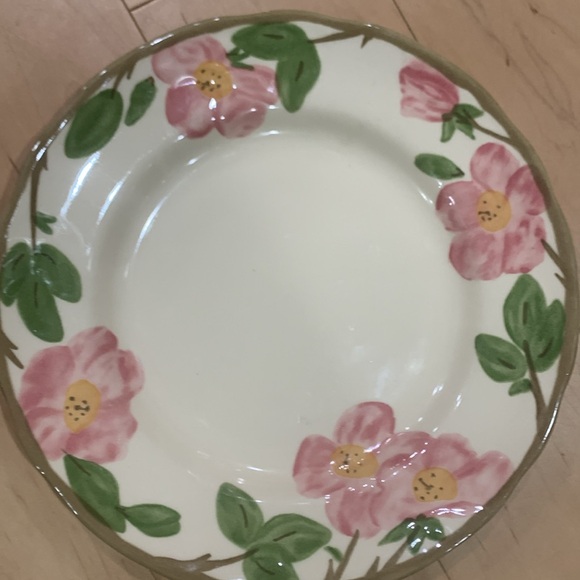 Franciscan Desert Rose dinner plates (4)
Measures 10.75 in diameter - Picture 3 of 4